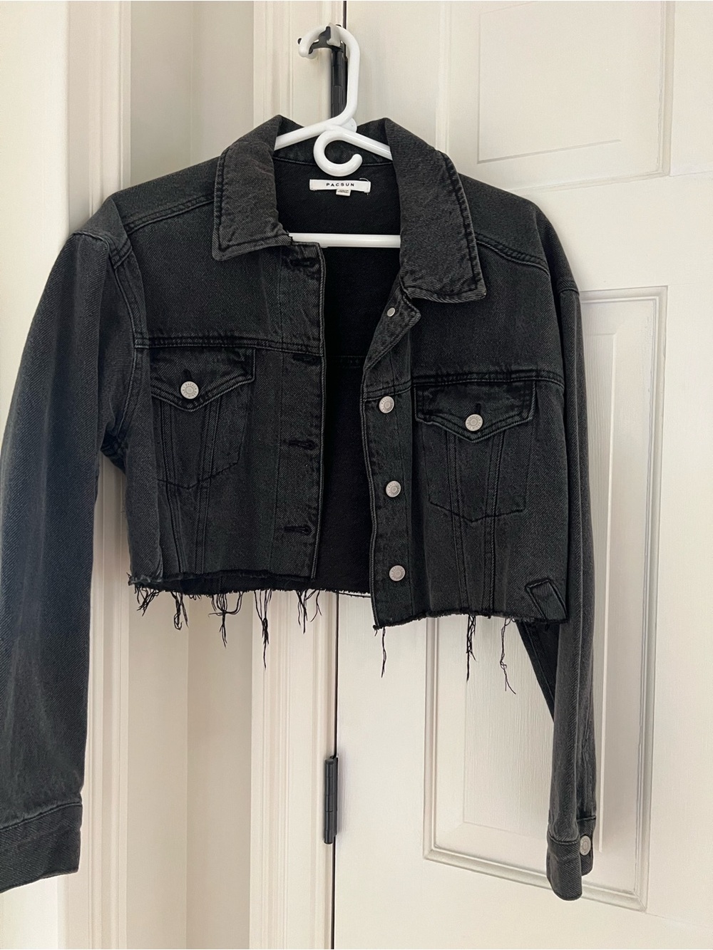 PacSun Black Cropped Distressed Denim Jacket